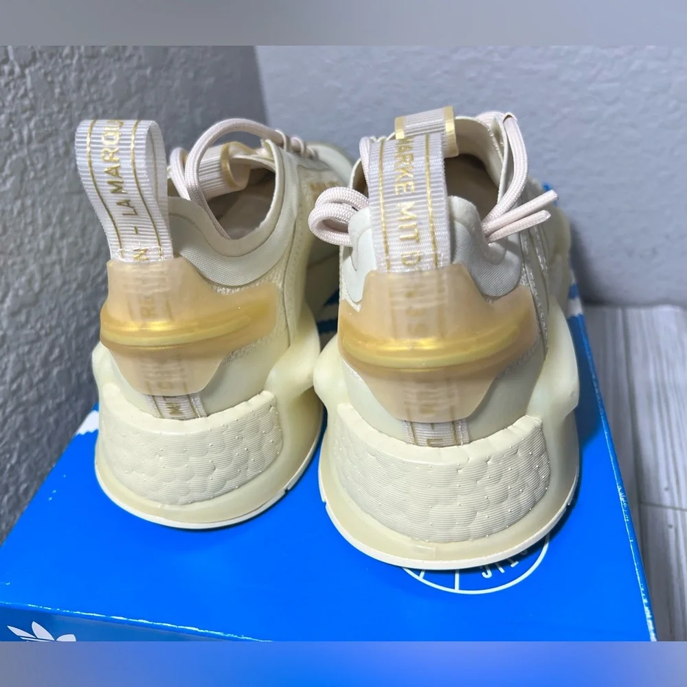 Adidas NMD V3 Women's Running Shoes sneaker off white‎ sand Size 7 GZ2135